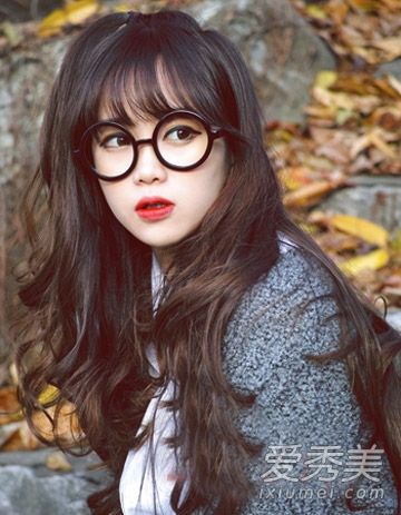 韩国女孩可爱的发型无论有没有刘海都很可爱。