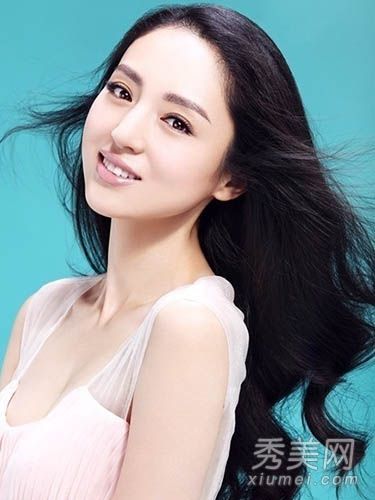 新的神圣雕塑,董璇的古装,也是一个长发美女。