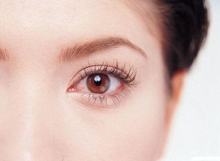 眼霜对去除细纹有什么作用？预防眼部细纹的五种方法