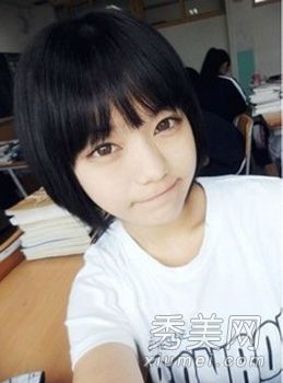 2013年,纯系的纯短发无法抗拒纯净美丽的氛围。