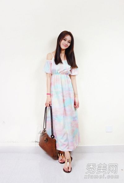 酷雪纺吊带裙打造性感迷人的小女人