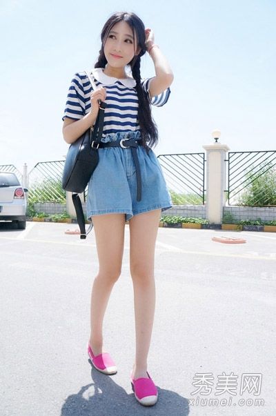 t恤和短裤在夏天很酷