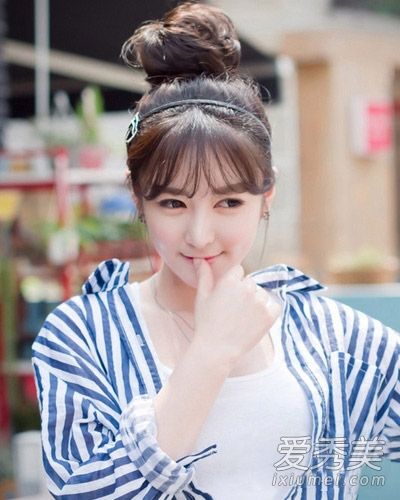 空气体刘海仍然是韩国女孩最喜欢的发型