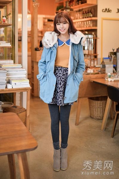 冬天的时候，打底裤和棉袄或外套可以又瘦又高