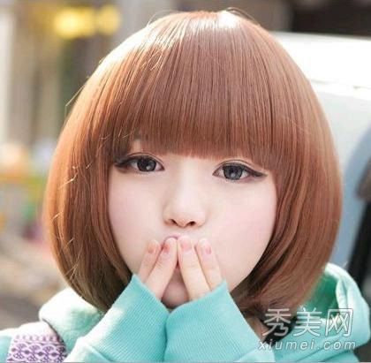 在春天，很容易美白和美化大量实用的染发剂。