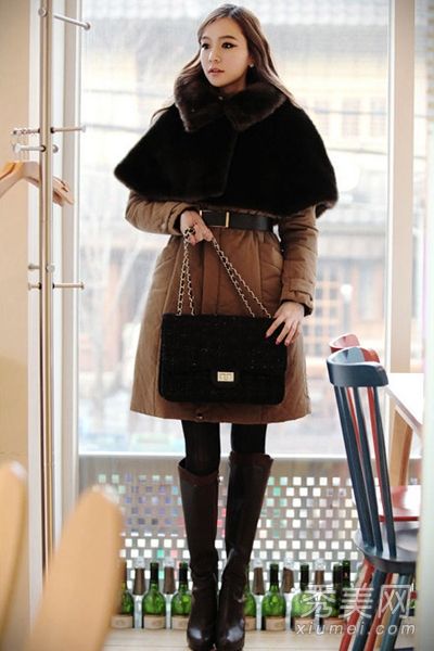 束腰夹克搭配长靴，最大限度地发挥优点，最大限度地减少缺点，彰显身材