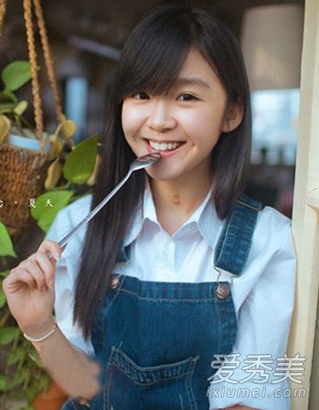 早春9气质直发图片打造美丽森女