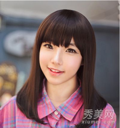 甜美是MM的独特发型，一个有校园发型的学生。