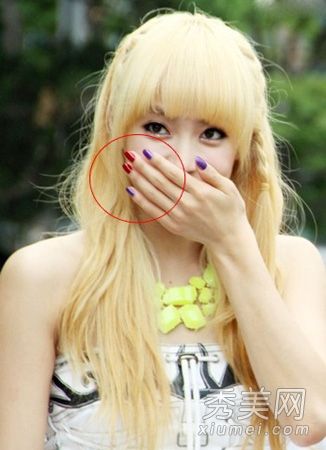 Fx宋茜青少年杰西卡展示韩国女孩指甲艺术