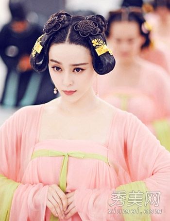 范冰冰武则天的最新剧照，双髻，柔嫩可爱