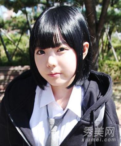 2013年春季学生的最新时尚迷人短发