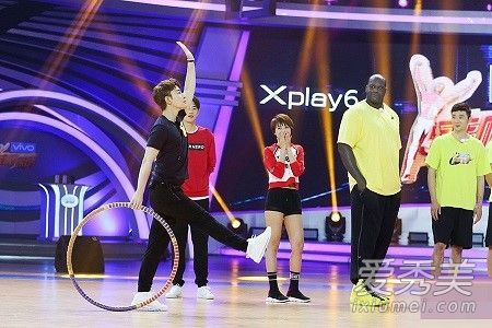 加油冠军2贾斯汀白色运动鞋什么牌子的贾斯汀白色运动鞋