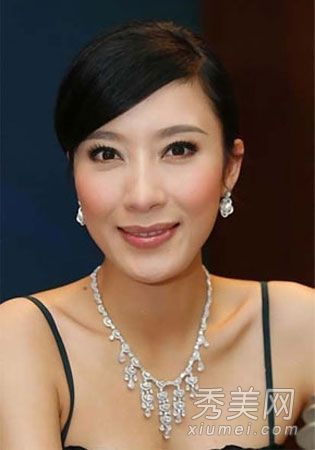TVB的《回到三国》时装化妆目录在杨易