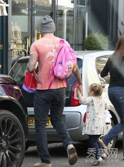 大卫·贝克汉姆女儿的发型:辫子的萌芽