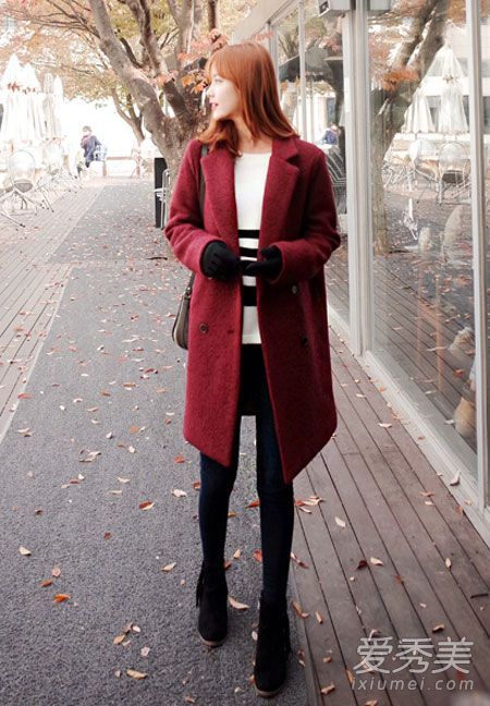 你冬天穿什么样的外套?红酒外套很优雅。