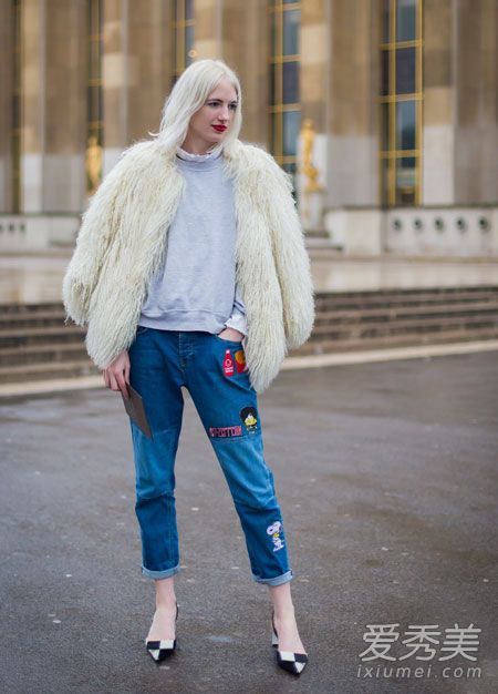 冬天穿什么外套自然是毛皮的，可以保暖