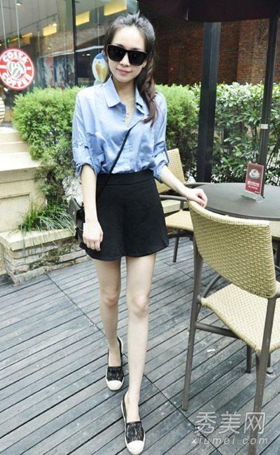 夏天结束时，短裙或短裤会装扮起来。