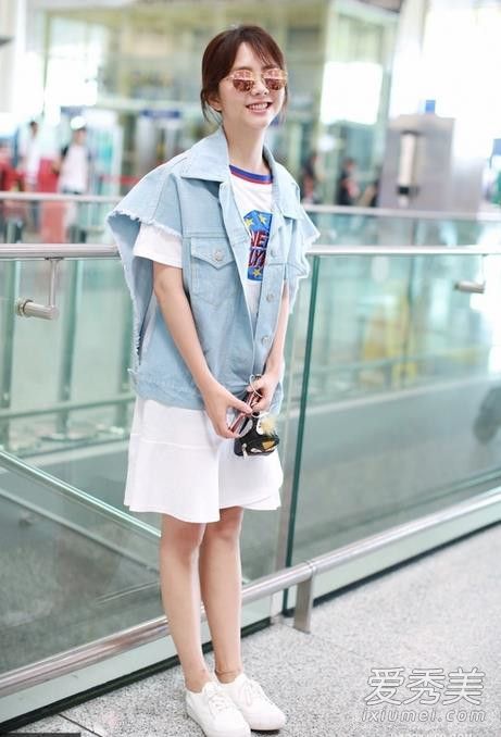 七号最新的机场街头相机中的硬币钱包是什么牌子的?