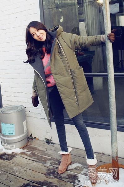 如何穿中长羽绒服