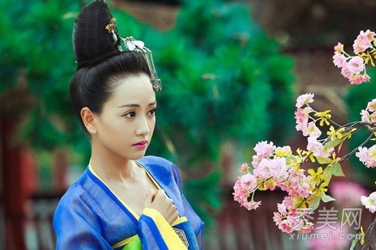 “美丽制造”因其在杨蓉古代服饰中不断变化的形状和风格而受到称赞