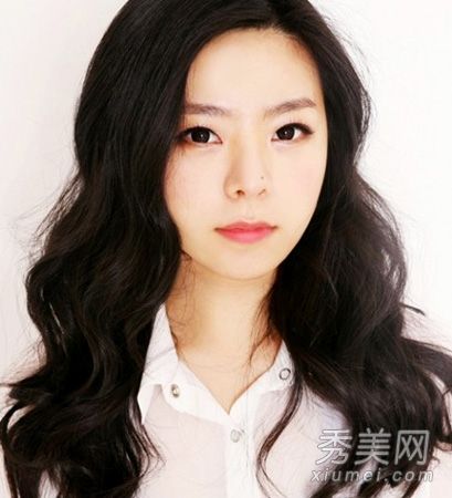 韩国时尚博主展示韩式纯彩妆画