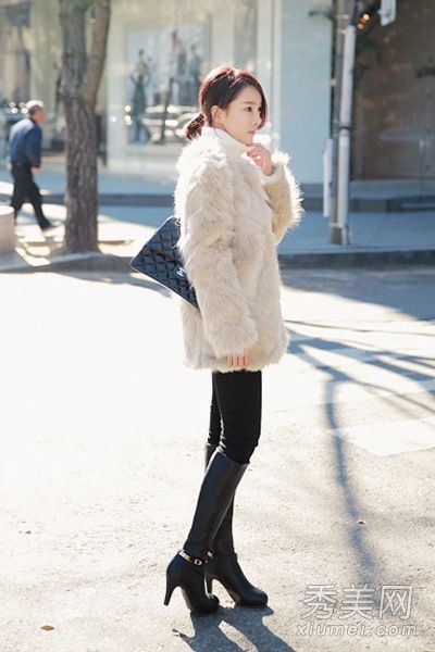 冬季皮草外套+紧身裤修身