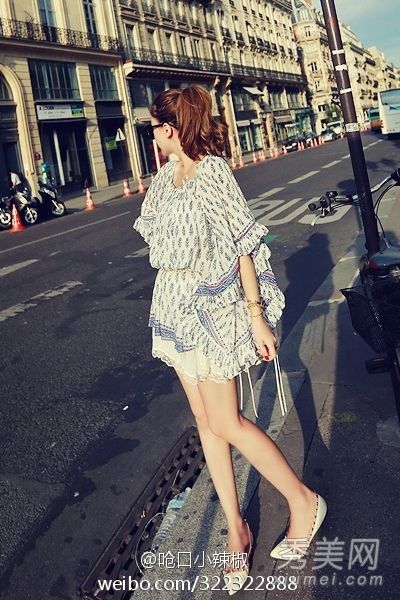 夏装既浪漫又美丽。约会和相亲很迷人。