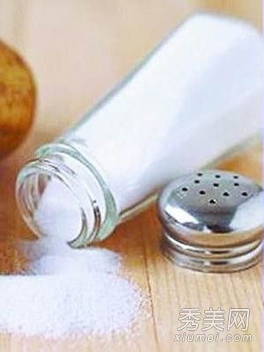 夏季護膚:鹽的祛痘控油七大功效