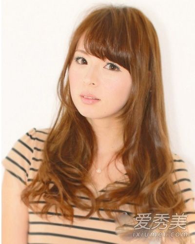 新年发色大曲棕色头发最有气质