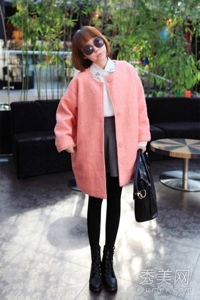 羊毛外套+裙子+靴子搭配冬季最多