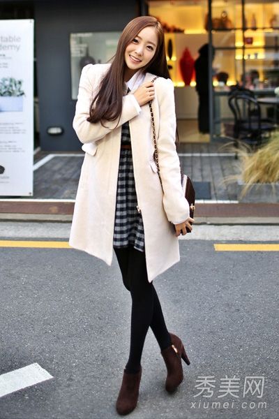 圣诞节穿暖和的外套和衣服