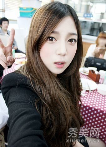 女孩有什么样的发型?韩国卷发很动人