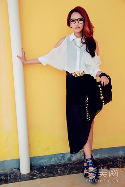 如何在秋天穿一条长裙配一件衬衫是最薄的