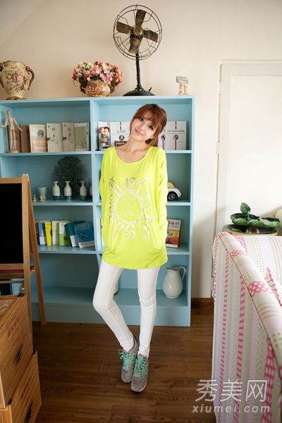 韩版简约长袖t恤，初秋穿着清新好气质。