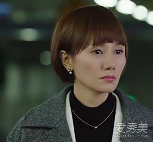 我的前半部分是什么品牌的唐静项链?尤兰达在我前半生也有同样的项链。