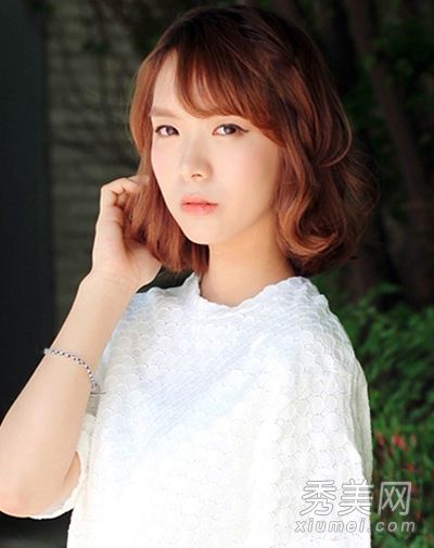 韩式俏丽短发造型打造时尚甜美的小女人