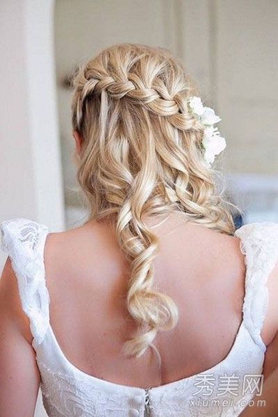 10种最适合户外婚礼的新娘发型