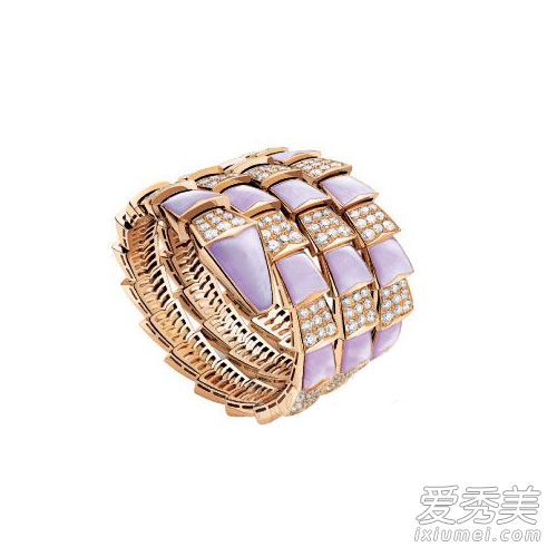 宝格丽蛇手镯的价格是多少？