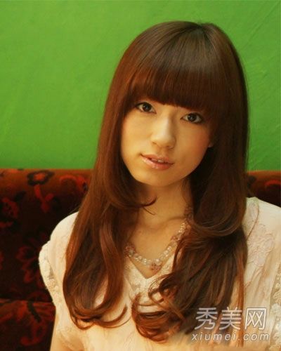 2013年夏天流行的发型是日本长卷发，非常可爱。
