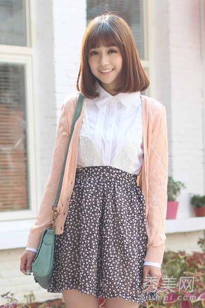 夏秋两季搭配8款气质服饰，完成约会