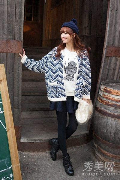 这件短外套和这件短外套很高。