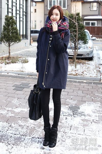 韩牛最喜欢的冬装+平角短裤既苗条又时尚。