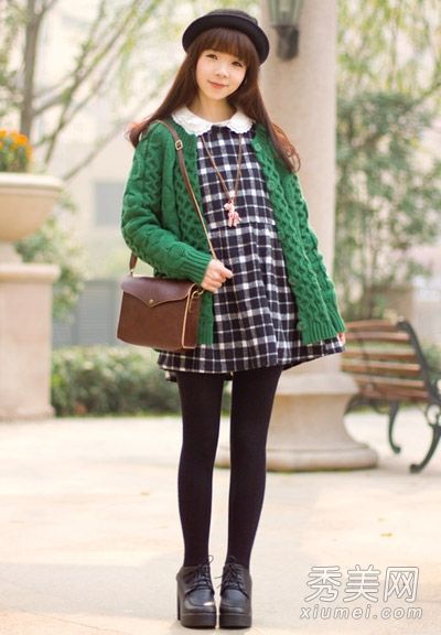 深绿色复古冬季时尚组合优雅迷人