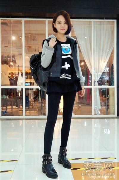 最时尚的独眼背心配裙子和裤子都能吸收阳光。