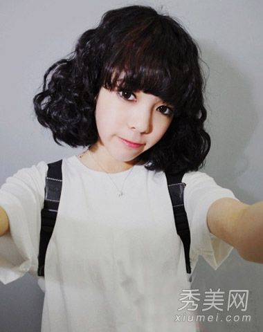 日本和韩国的最新流行——剃短发的女孩一定会在秋天看到。