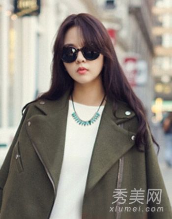 时尚更流行韩式长卷发塑造迷人小脸蛋女孩