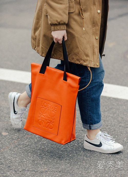 小白鞋搭配身材春天来双小白鞋吧