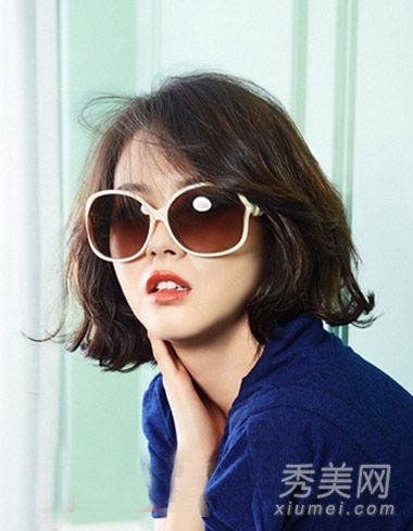 最时尚的9号韩式短卷发,外面留着短发,帅气又有气质