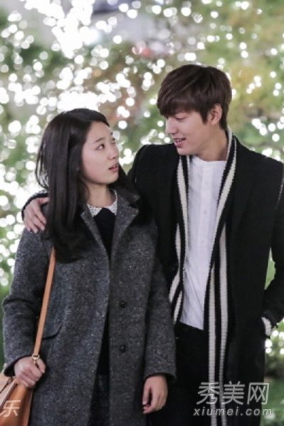 羊毛衫如何与现代“接班人”示范相匹配