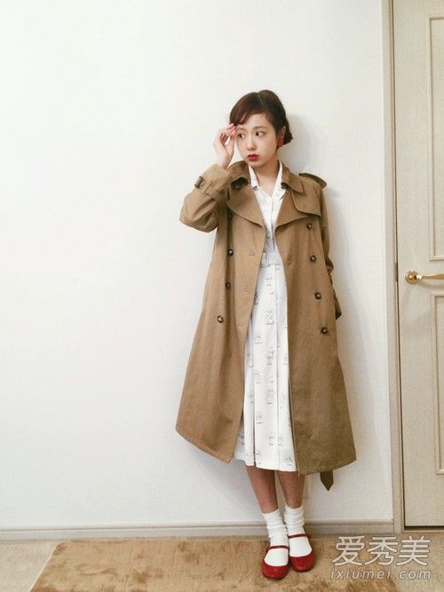 风衣牛仔外套今年早春流行四款外套